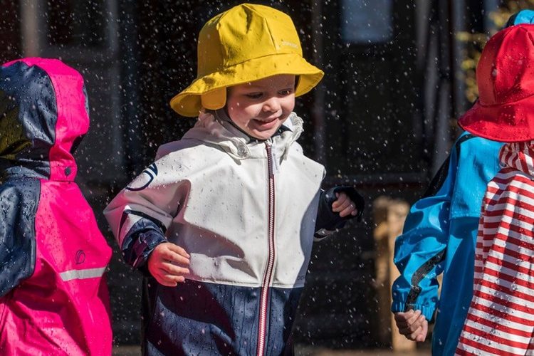 Rainwear for children The southwest rain hat is practical and protects against rain