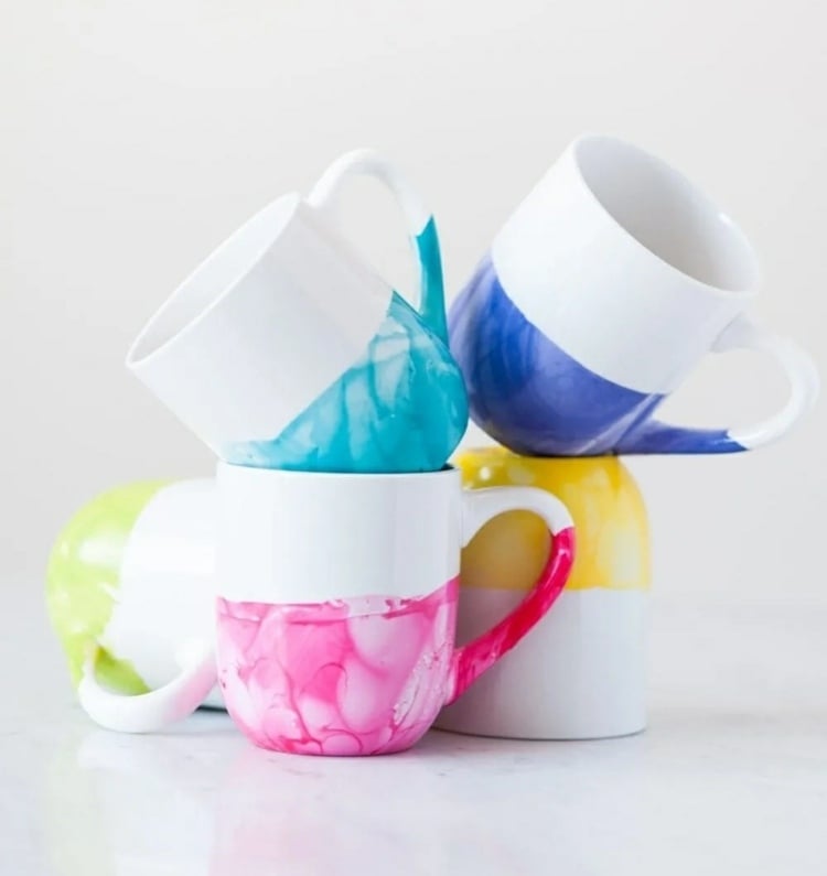 Tassen bemalen mit Kinder - Nagellack und Mod Podge zum Gestalten