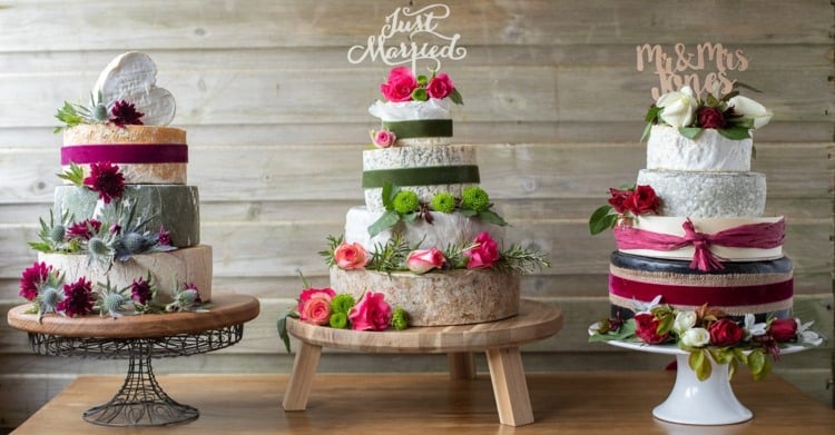 Decorate cakes with ribbons - chic designs with a vintage flair