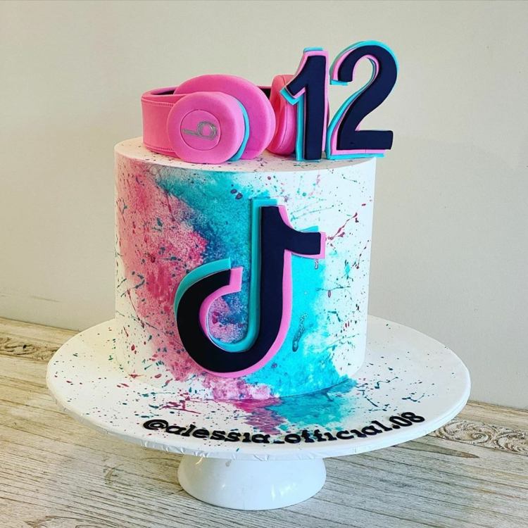 Watercolor effect for a nice birthday cake with age and TikTok logo