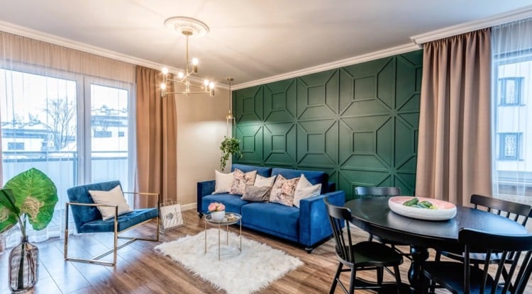Living room in the style of glamor Art Deco - sapphire blue, emerald green and gold together