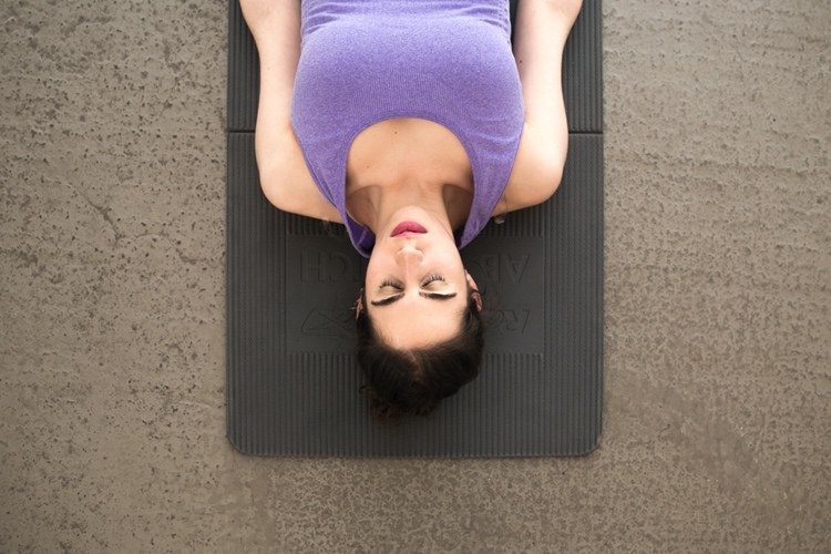 Yoga verbessert die Symptome einer generalisierten Angststörung, zeigt Studie