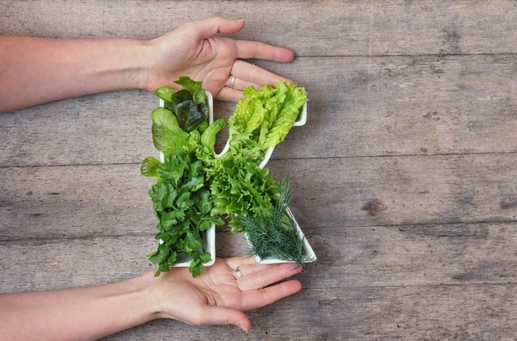 salate und blattgemüse als lebensmittel mit vitamin k gegen kompikationen bei covid 19