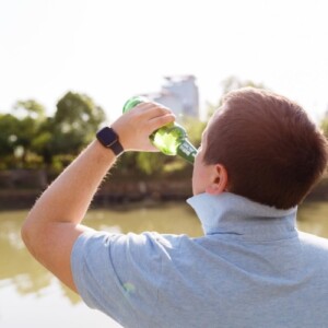 während des tages trinken und alkoholabhängigkeit erkennen und behandeln