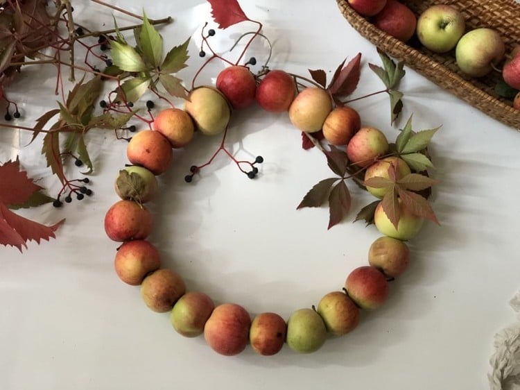 Make apple wreath yourself in autumn