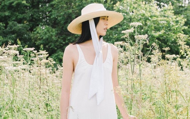 Women's hat combine accessories trends autumn 2020 cottagecore outfits
