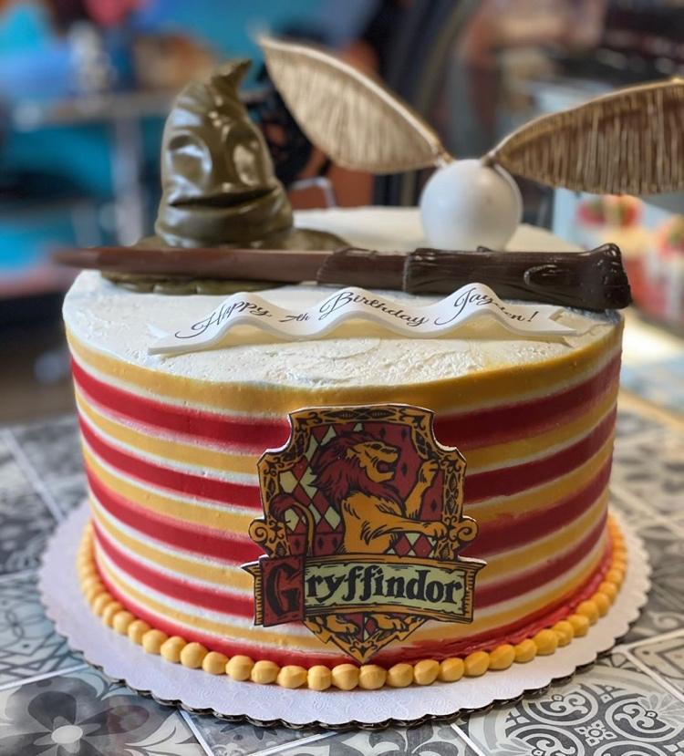 Harry Potter Torte Gryffindor mit verschiedenen Toppern