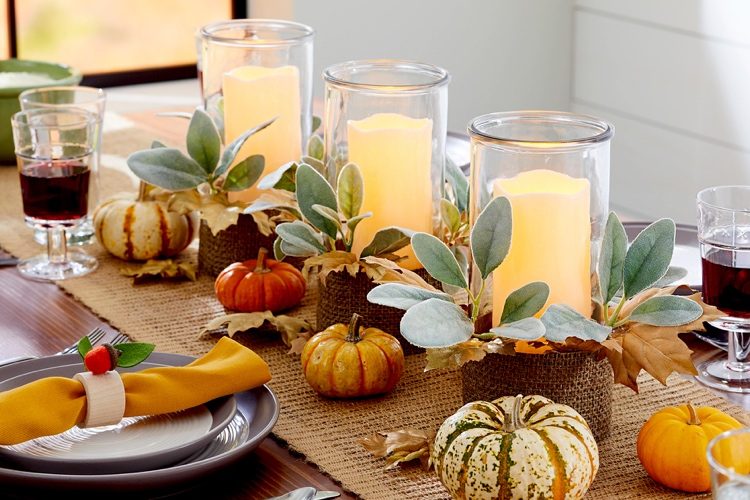 Make autumn decorations yourself with pumpkins and lanterns