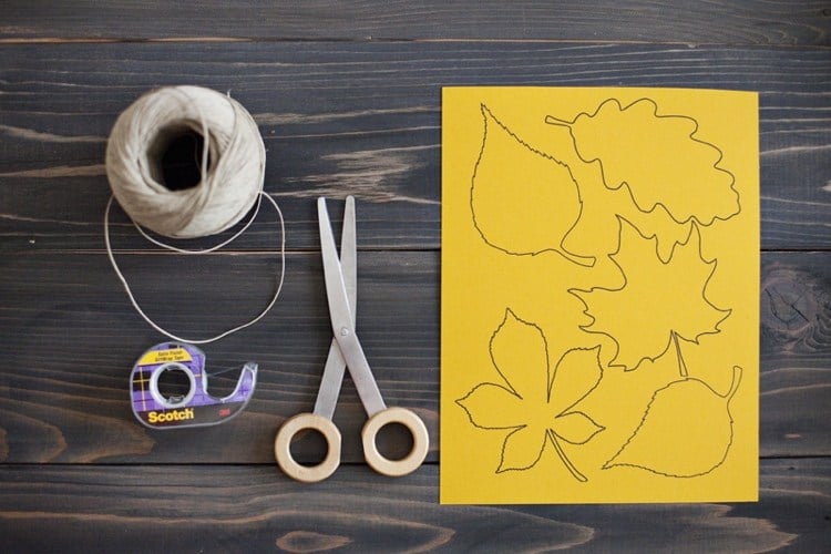 Make your own autumn garland out of cardboard Instructions