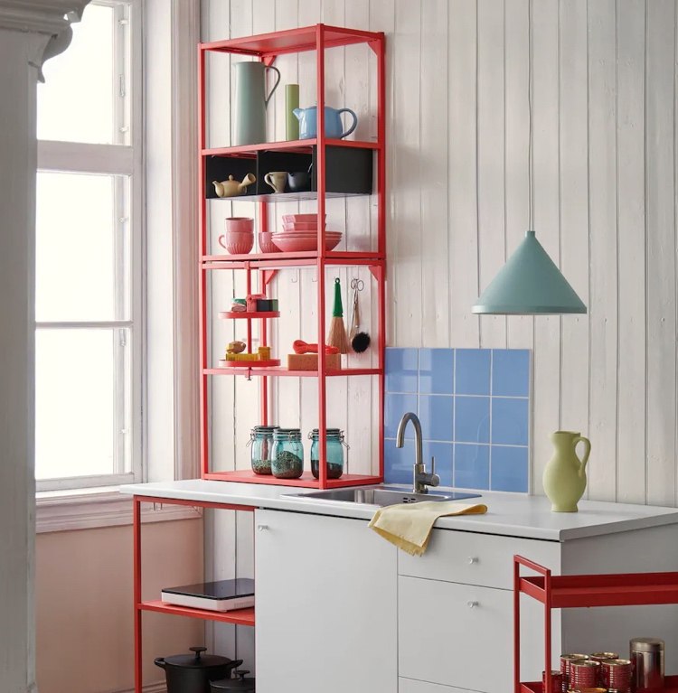Ikea Highlights 2021 Enhet Küchen Stauraumsystem in roter Farbe für Retro Look