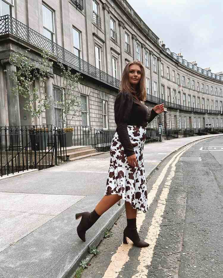 Midi skirt combine shoe trends autumn 2020 business outfits for women