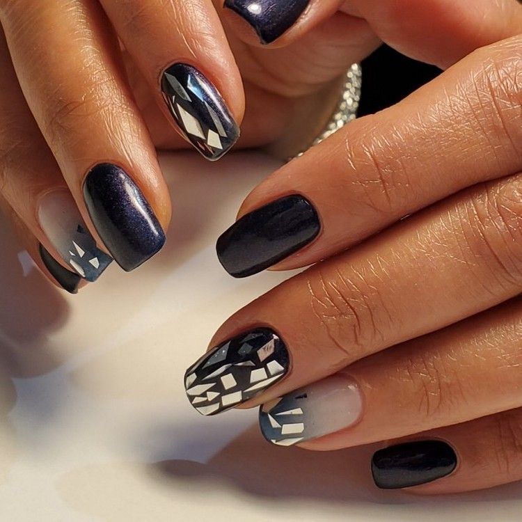 Painting your nails yourself ideas nail design ombre in black Glass Nails nail trend