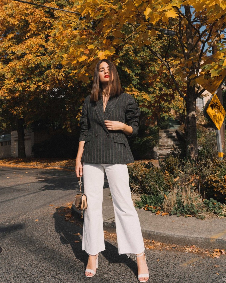 Oversized Blazer kombinieren Herbst Outfits mit weißer Hose