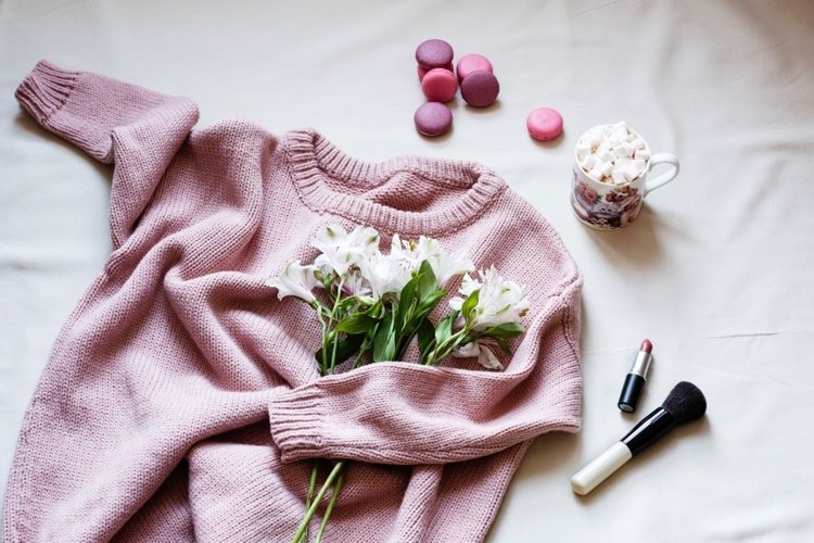 Pullover kaufen Tipps für Frauen mit Bauch