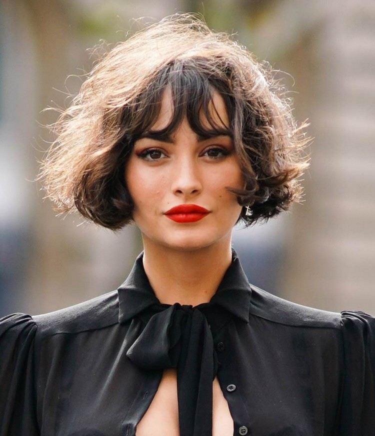 Blunt Bob Hairstyle Short Hairstyles With Bangs 2020