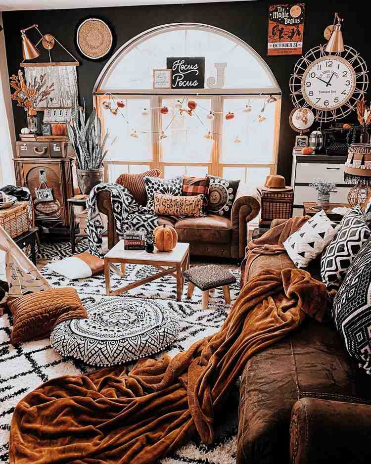 Wohnzimmer im Boho Stil dekoriert - Orange, Schwarz und Weiß als Hauptfarben