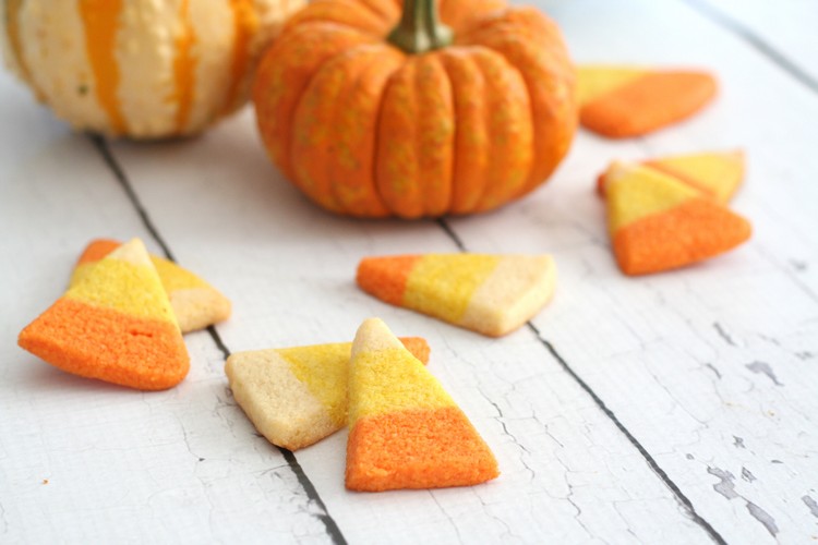 einfache Backrezepte für Halloween Candy Corn Cookies Rezept