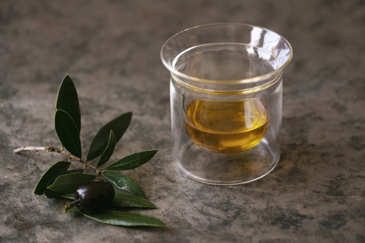 Olive leaf extract extracted from the tree in liquid form in the form of oil