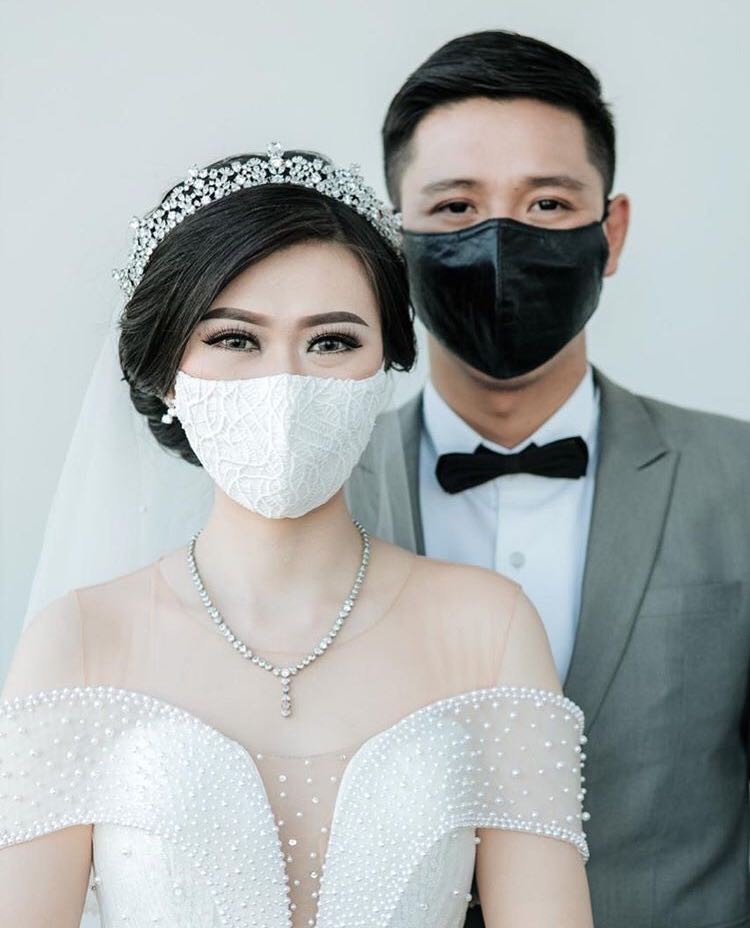 mit Mundschutz heiraten Mundschutzmaske für Braut und Bräutigam