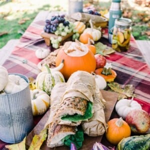 Deko Ideen für Brunch im Herbst draußen