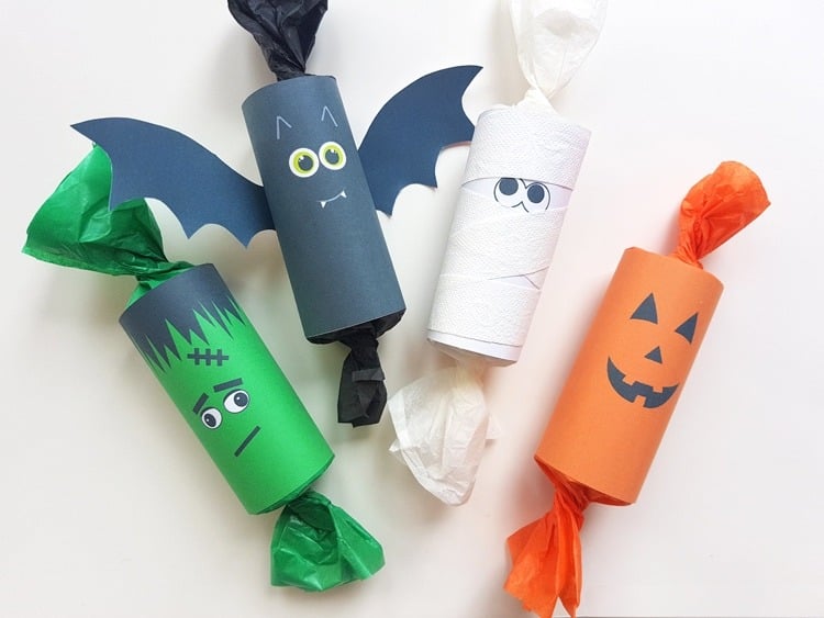 Halloween Piñata basteln aus Papierrollen selber machen Anleitung
