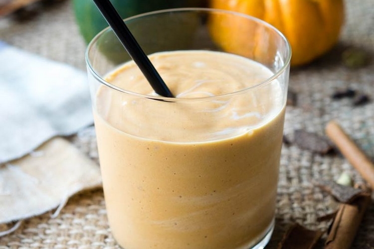 Warme Smoothies für Herbst und Winter - 20+ Rezepte