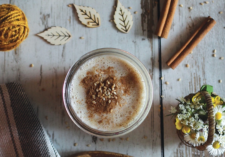 Herbst Smoothie mit Apfel Zimt und Cashewkäse