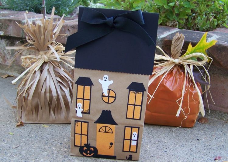 Idee mit Papiertüte - Halloween-Geschenke kreativ verpacken