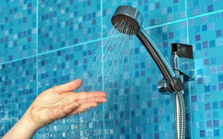 Kalt duschen bei Erkältung oder warm - Hilfreiche Tipps für eine schnelle Genesung