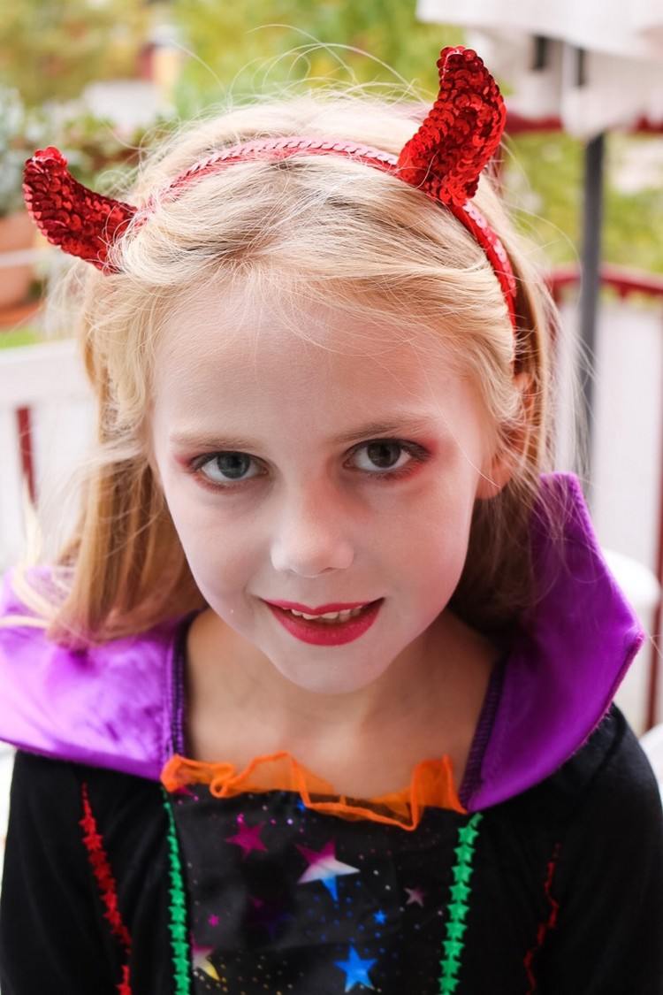 Kinderschminken Halloween Vampir einfach gemacht