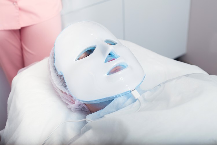Lichttherapie bei Akne Geräte Maske mit Blaulicht