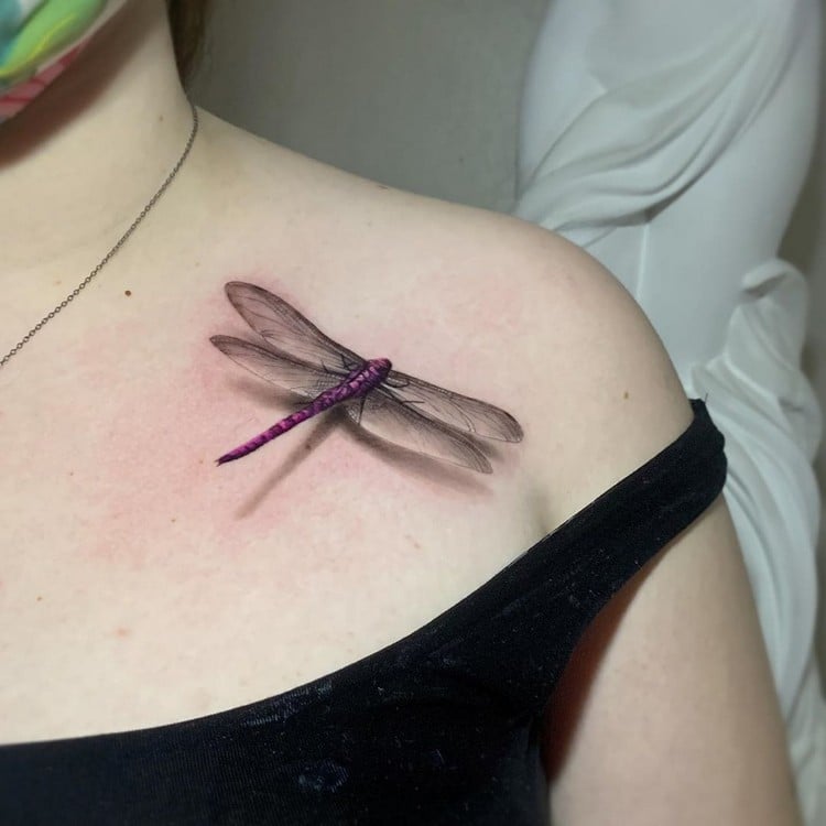 Schlüsselbein Tattoos für Frauen Libelle Tattoo 3d