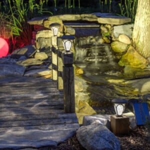 Solarbeleuchtung im Garten um den Gartenweg selber bauen