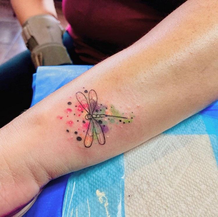 Watercolor Tattoodesign kleine Tattoos für FFrauen Tattoos Bilder Libelle