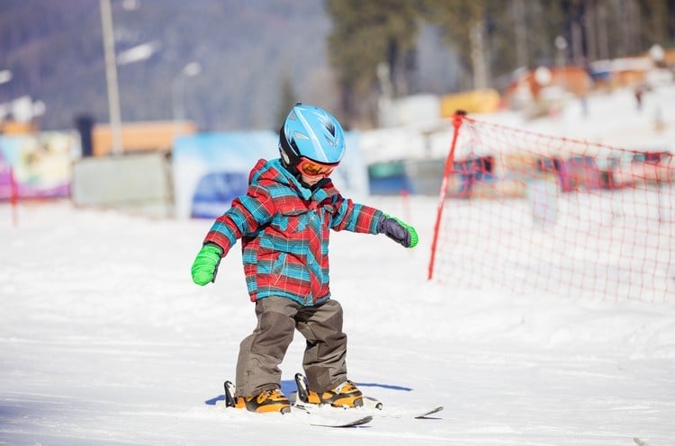 Winter Sportarten für Kinder Skifahren Anfänger