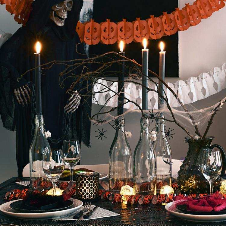 elegante Halloween Tischdeko in schwarz und rot