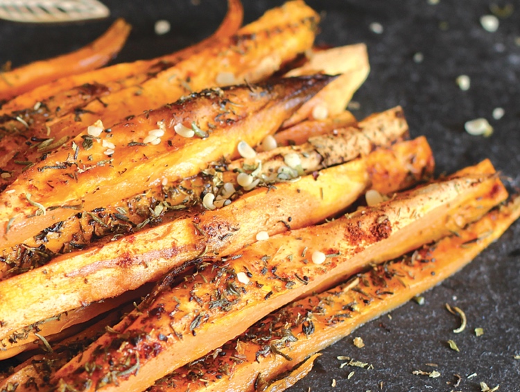 gesunde Süßkartoffel Pommes aus dem Ofen