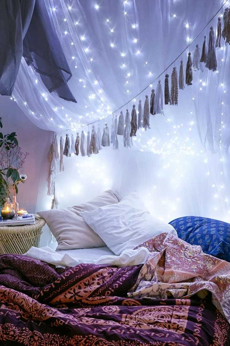 romantisches Schlafzimmer mit Lichterketten und Betthimmel Ideen orientalisch