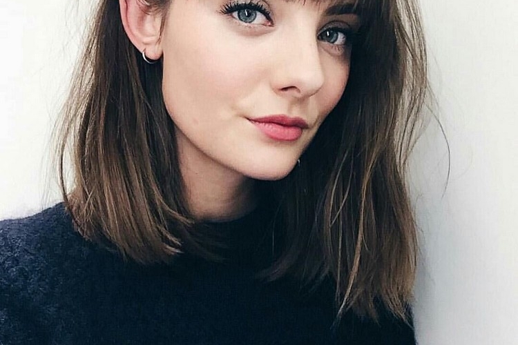 Frisuren für niedrige Stirn: Diese Haarschnitte sind ideal!