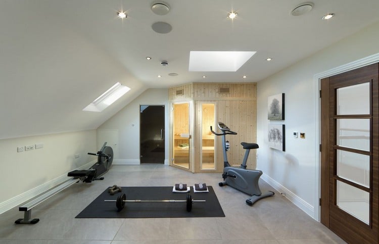 Fitnessstudio Zuhause einrichten Tipps Dachboden Fitnessraum