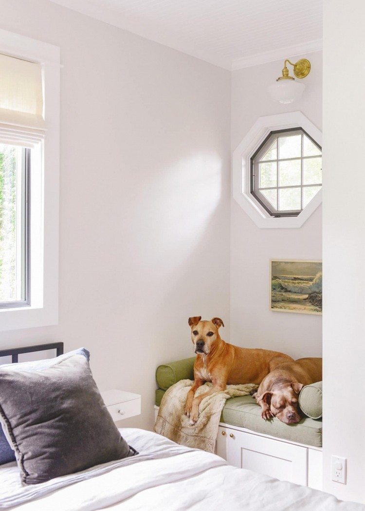Hundeecke im Schlafzimmer gestalten Idee für Hundemöbel mit Stauraum