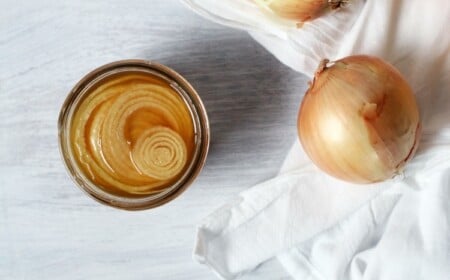 Hustensaft selber machen mit Zwiebeln und Zucker oder Honig