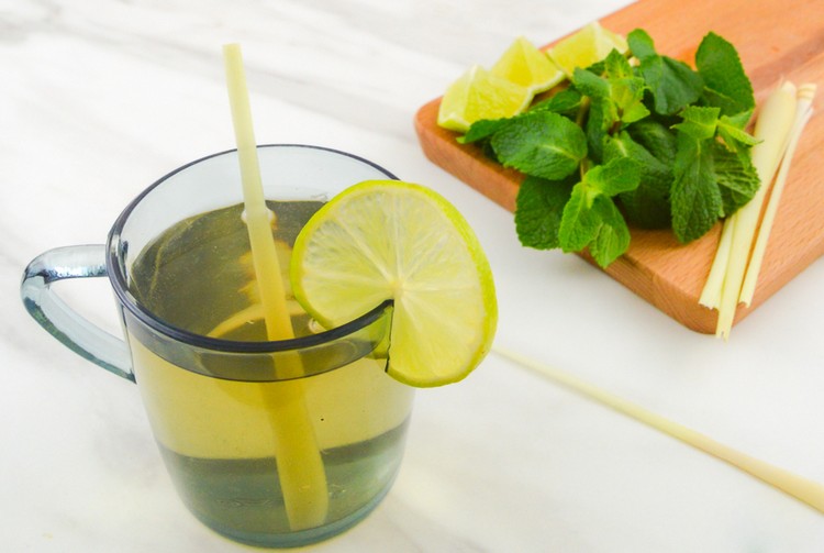 Ingwer Rezepte gegen Erkältung Getränk mit Zitronengras