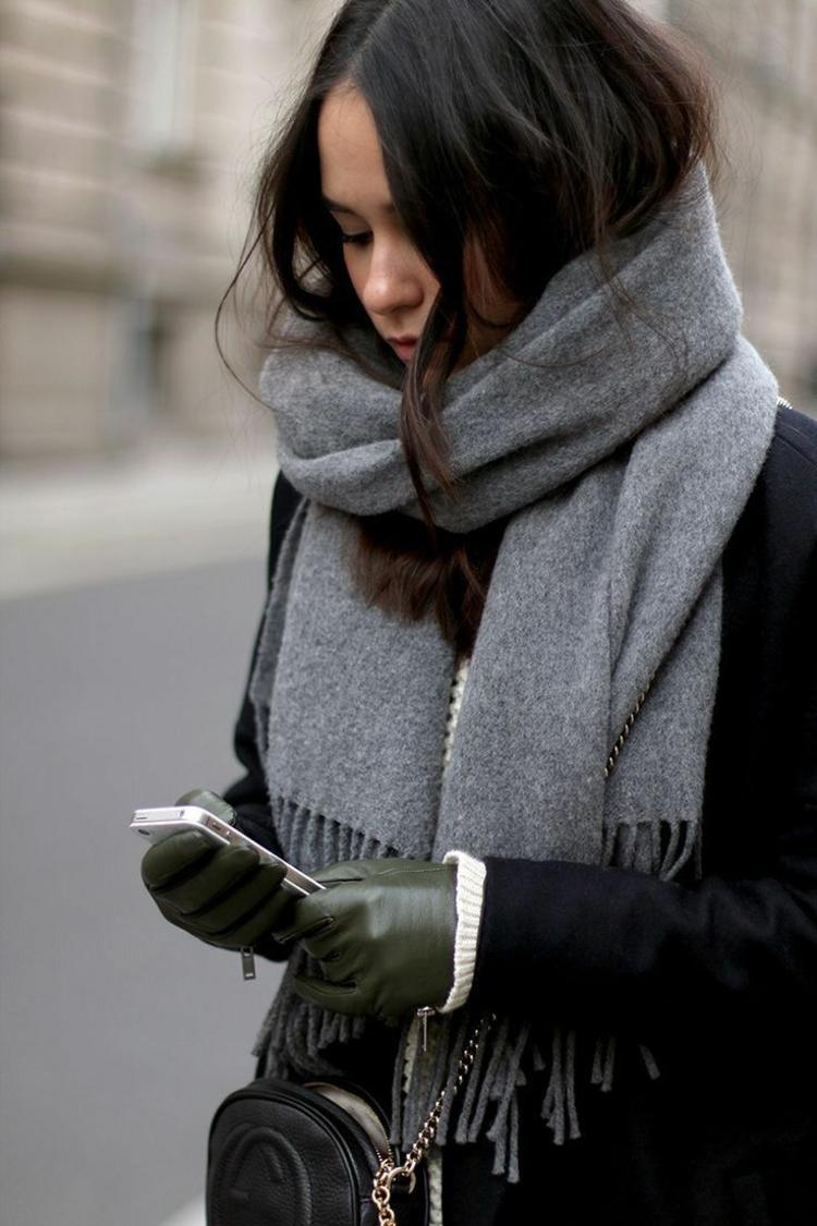 Schals wie einen Kragen binden für besonders kalte Wintertage