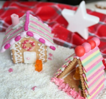 Schnelles und einfaches Lebkuchenhaus aus Butterkeksen selber machen