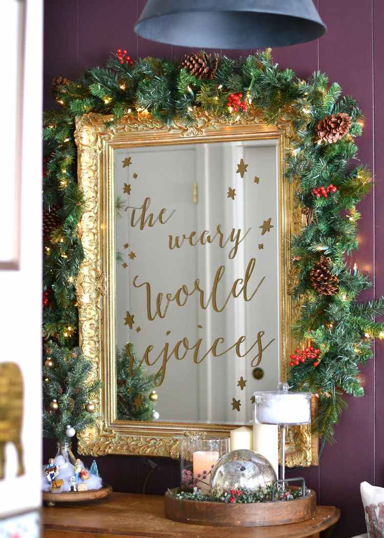 Spiegel zu Weihnachten dekorieren mit Kreidemarker in Gold