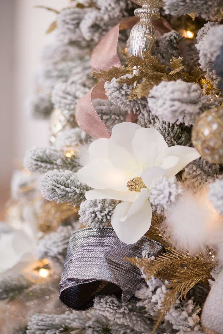 Weihnachtsbaum dekorieren zu Weihnachten Ideen