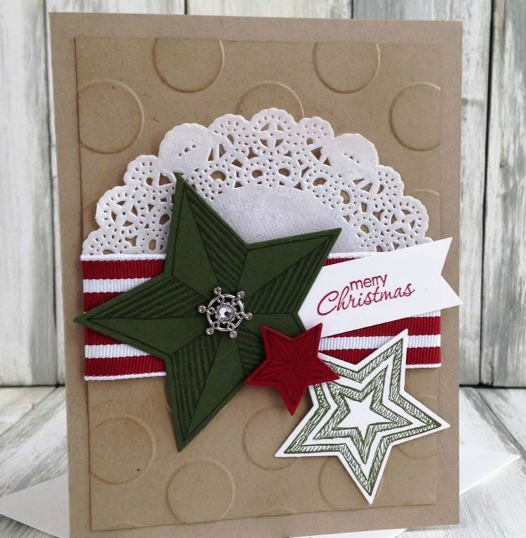 Weihnachtskarten selber basteln und gestalten mit halben Spitzendeckchen aus Papier