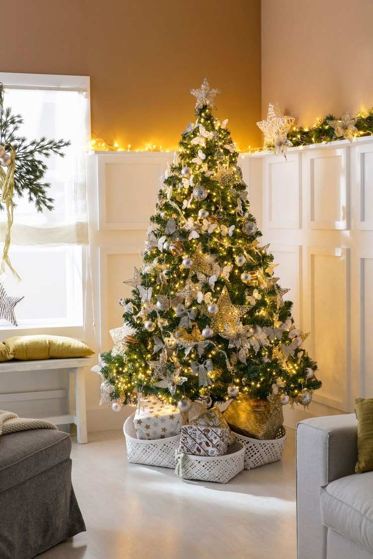 edle Weihnachtsdeko weiß gold silber Weihnachtsbaum