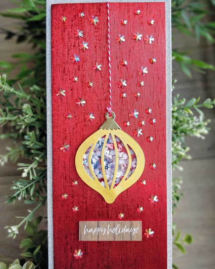 kreative Weihnachtskarte in gold und rot - Christbaumschmuck mit Schüttelfenster